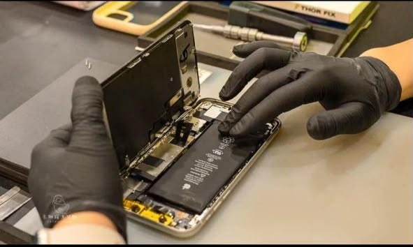Phone battery ready for replacement